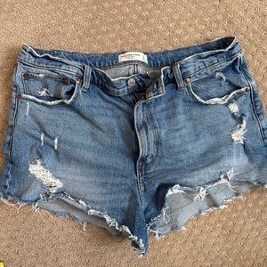 Abercrombie & Fitch High Rise Dad Short Distressed medium wash (33/16)
